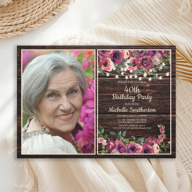 Invitation Chaîne rustique éclaire rose florale photo d'anniv (Purple flowers on rustic wood photo birthday party invitation)