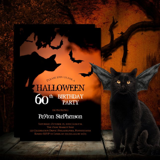 Invitation Chat éffrayant | Bats Halloween 60e fête d'anniver (Spooky black cat and bats against an orange sky Halloween 60th Birthday Party Invitation)