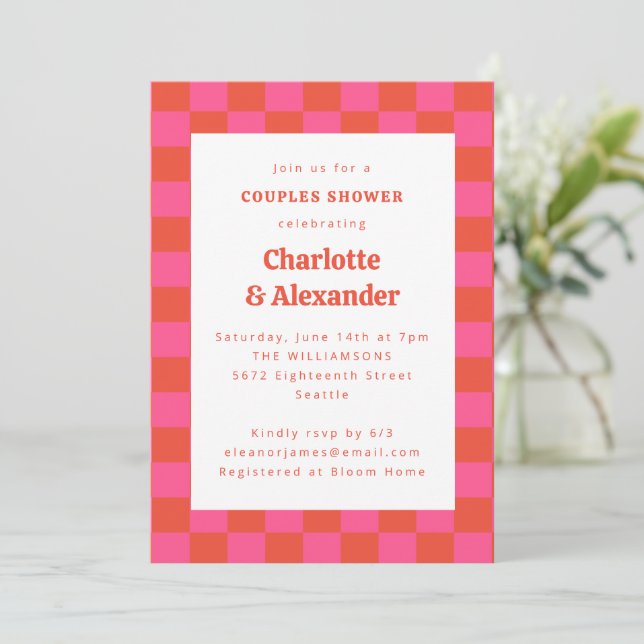 Invitation Chaud Rose Orange Retro Checkerboard Couples Douch (Debout devant)