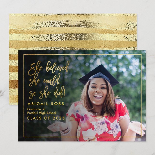 Invitation Chic Elle croyait Gold Script Citation Graduation (Devant / Derrière)