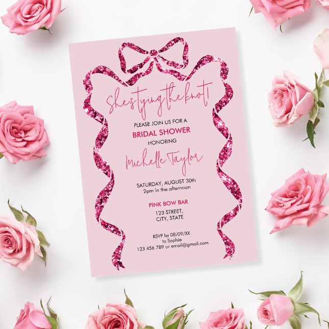 Invitation Chic She's Tying the Knot Pink Bow Fête des mariée (Créateur téléchargé)