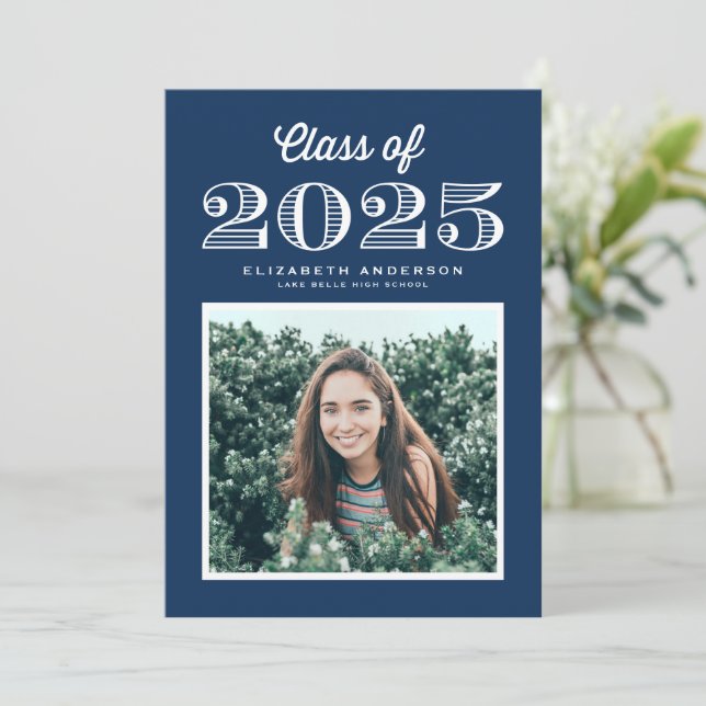 Invitation Classe rétro de 2024 Marine Blue Photo Graduation (Debout devant)