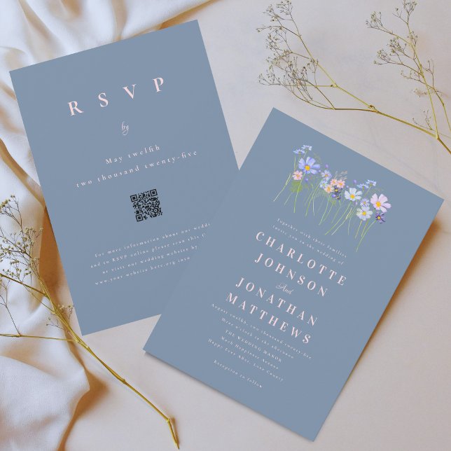 Invitation Code QR de mariage moderne Wildflower Dusty Blue R (Elegant wildflower meadow dusty blue blush pink floral wedding qr code invitation)