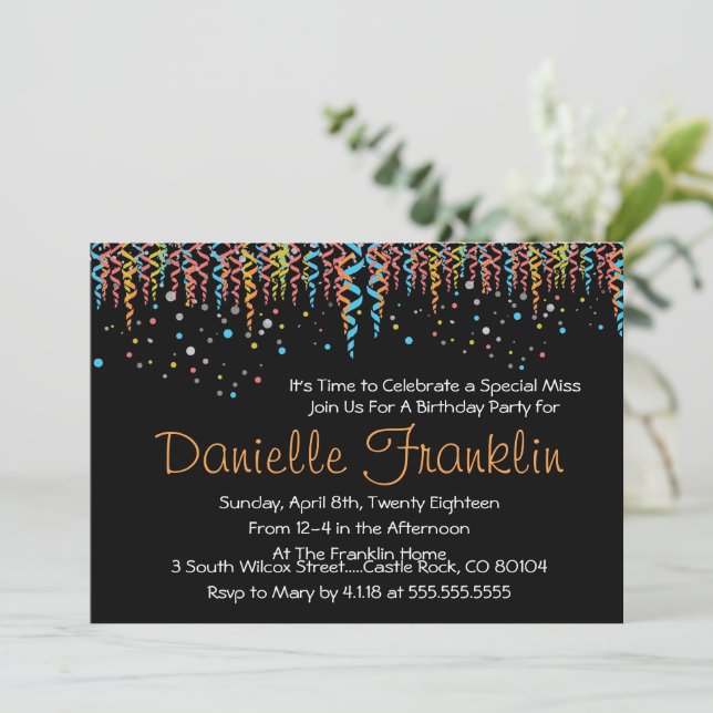 Invitation coloré du Confetti Party (Debout devant)