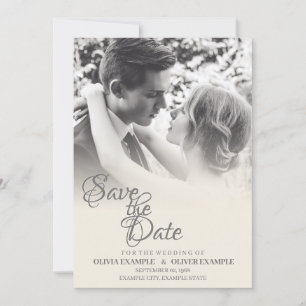 Invitation Couple de mariés s'embrassant en monochrome