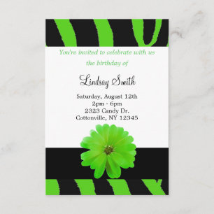 Invitation d'anniversaire à motif zèbre avec fleur