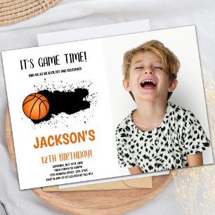 Invitation d'anniversaire du basket-ball en encre 