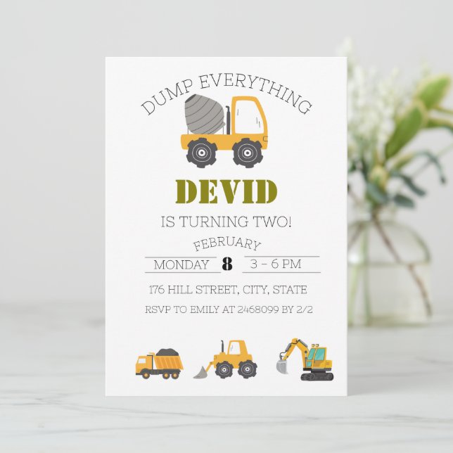 Invitation d'anniversaire du camion de constructio (Debout devant)