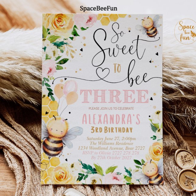 Invitation d'anniversaire Troisième abeille miel F (Bee Honey THREE Birthday invitation Boho Pampas Grass Girl Bee Honey Party Pink So Sweet to Bee invi)