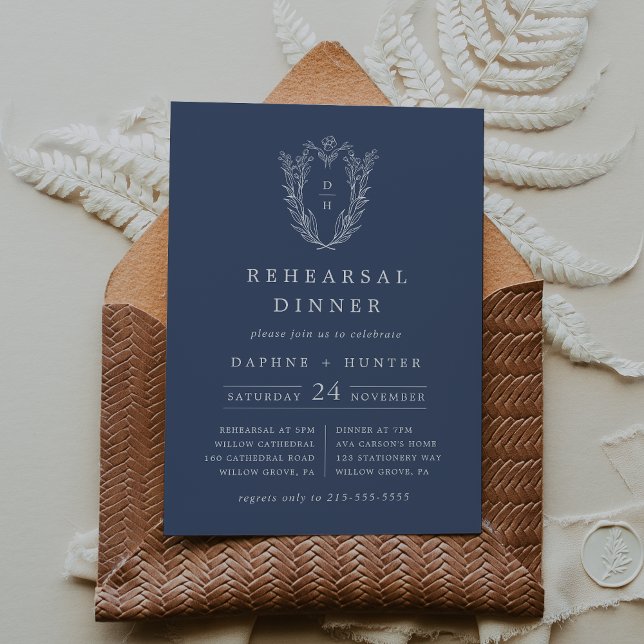 Invitation DAPHNE Bleu foncé Élégant Dîner de répétition flor (DAPHNE Dark Blue Elegant Floral Rehearsal Dinner Invitation)