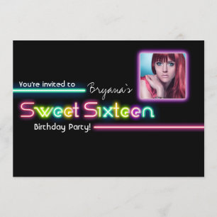 Invitation de fête de typographie SWEET 16 Neon Gl