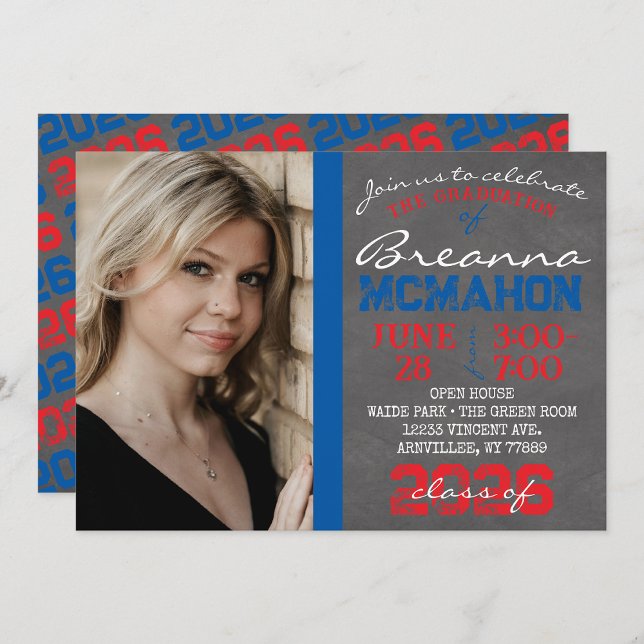 Invitation de graduation en tableau rouge et bleu (Repeating Class Year Chalkboard Graduation Photo Invitations)