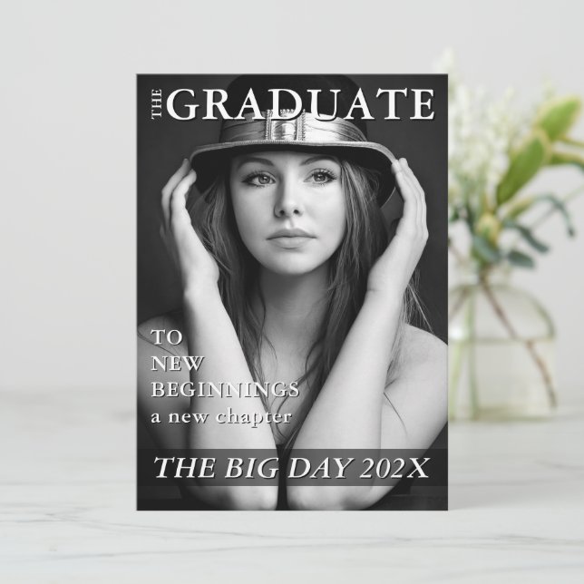 Invitation de graduation minimaliste de couverture (Debout devant)