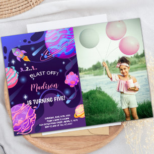 Invitation de la fête spatiale pour filles personn