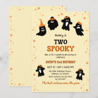 Deux fantômes fantaisistes mignons d'anniversaire