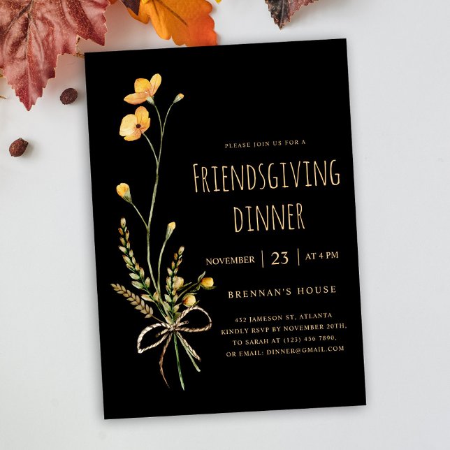 Invitation Dîner d'action de grâces moderne (Elegant Black Wildflower Friendsgiving Dinner Invitation)