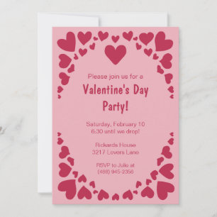 Invitation Doodles de coeur éparpillés sur la fête de la Sain
