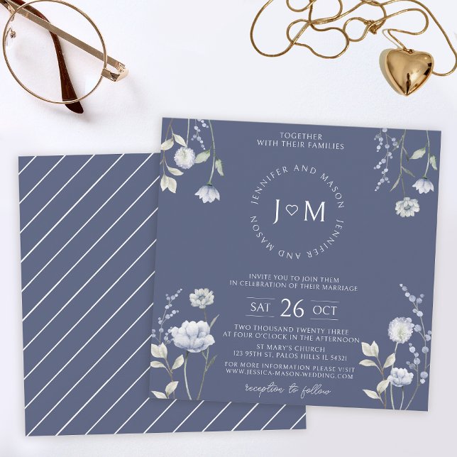 Invitation Dusty bleu fleur sauvage élégant Monogram Mariage (Créateur téléchargé)