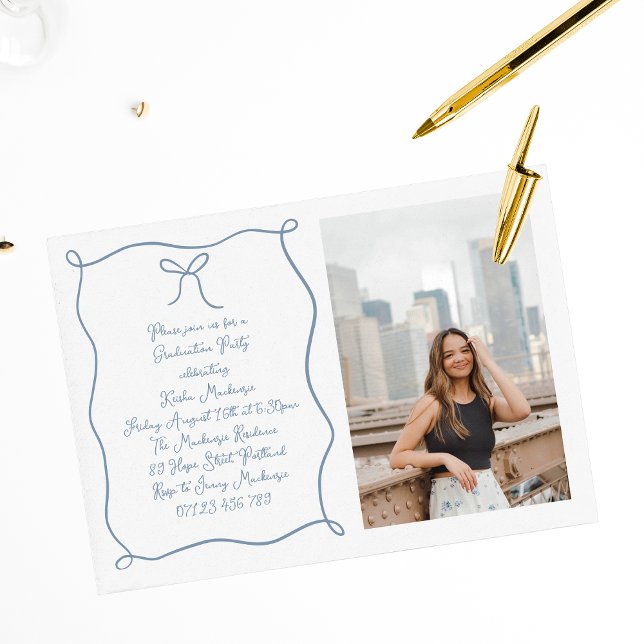 Invitation Dusty Blue Main Drawn Bow Photo Graduation Party (Créateur téléchargé)