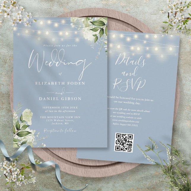 Invitation Dusty Blue String éclaire Floral QR Code Mariage (Dusty Blue String Lights Floral QR Code Wedding Invitation)