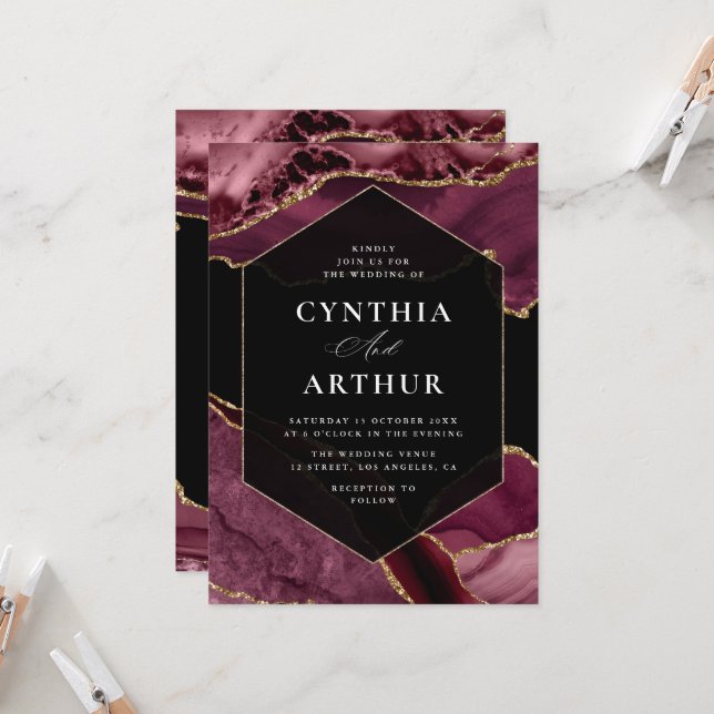 Invitation élégant cadre bordeaux et or agate mariage (Devant/Arrière en situation)
