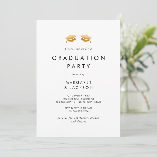 Invitation Élégant Casquette Gold Grad Joint Graduation Party (Debout devant)