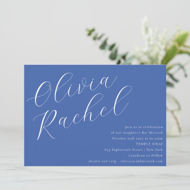 Invitation Élégant Cobalt Bleu Script Bat mitzvah minimal (Debout devant)