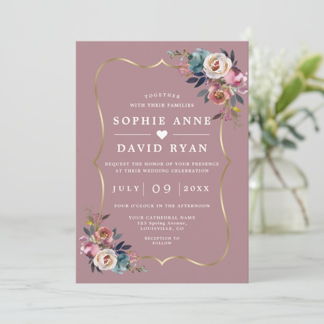 Invitation Elégant Dusty Blue Floral Misty Rose Mariage or (Debout devant)