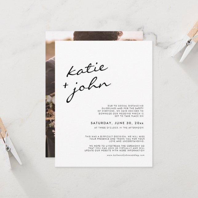 Invitation Élégant minimaliste noir blanc Mariage réduit (Devant/Arrière en situation)