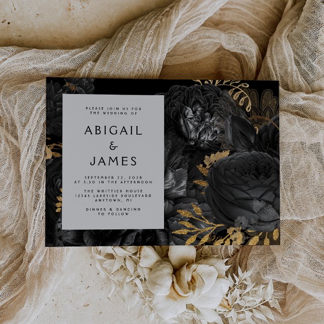 Invitation Élégant Moody Dark Floral Mariage or noir (The perfect choice for a romantic black and gold themed wedding.)