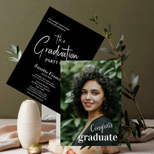 Invitation Élégant Noir Blanc Script Typographie Graduation