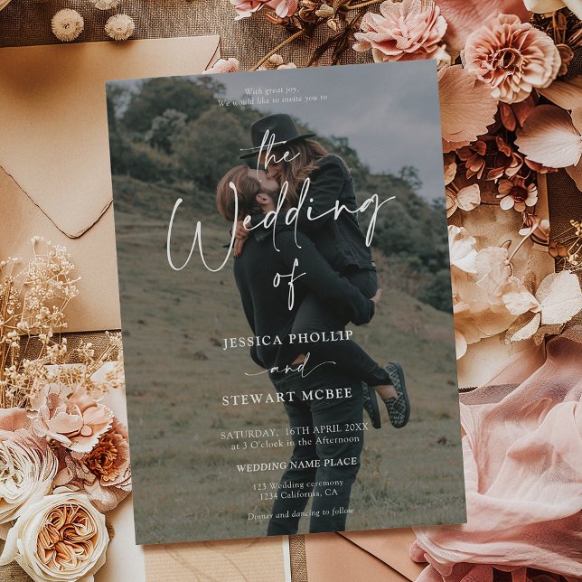 Invitation Élégant noir blanc tout en 1 script mariage photo (Elegant black white all in 1 script photo wedding invitation)