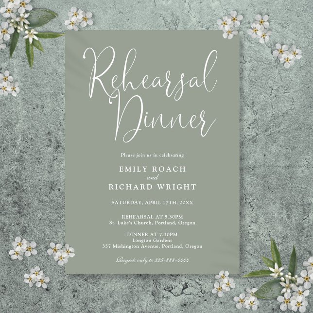 Invitation Élégant Script Moderne Sage Green Rehearsal Dîner (Elegant Modern Script Sage Green Rehearsal Dinner Invitation)
