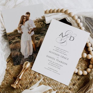 Invitation Élégant Script Monogramme Photo Mariage classique