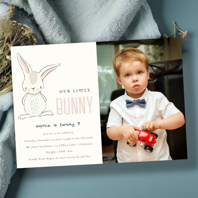 Invitation Élégant Simple Cute Bunny Pink Photo Anniversaire  (Créateur téléchargé)