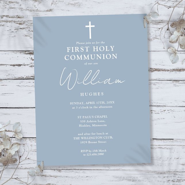 Invitation élégante de première communion en bleu  (Elegant Dusty Blue First Holy Communion Invitation Postcard)
