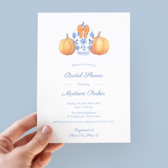 Invitation Élégante Fête des mariées Citrouille Ginger Jar (Elegant fall watercolor blue white ginger jar bridal shower invitation with orange pumpkins and bow)