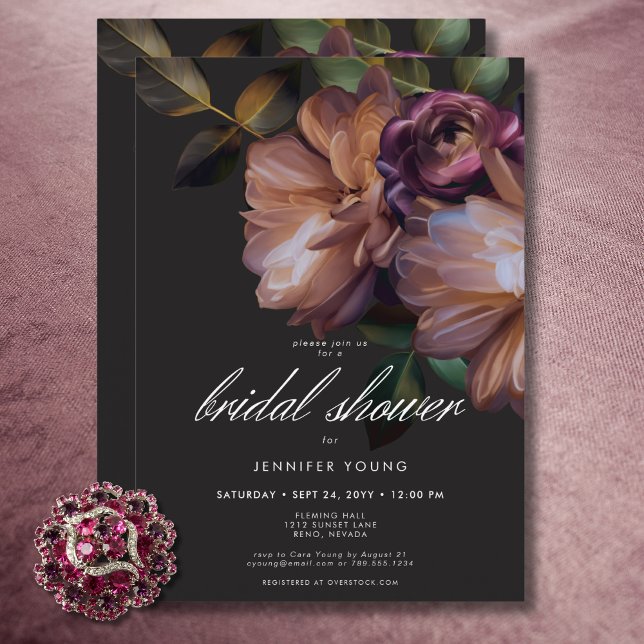 Invitation Elégante Moody Noir Fête des mariées florale (Elegant Black Moody Floral Bridal Shower Invitation)