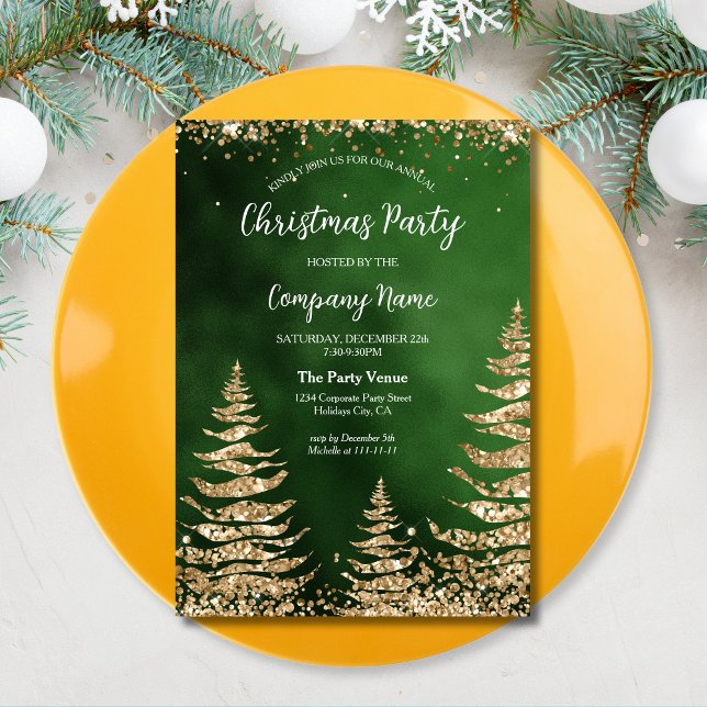 Invitation Elégante Parties scintillant d'or Fête de Noël d'e (modern glitter pine tree on the green background christmas corporate party invitation)