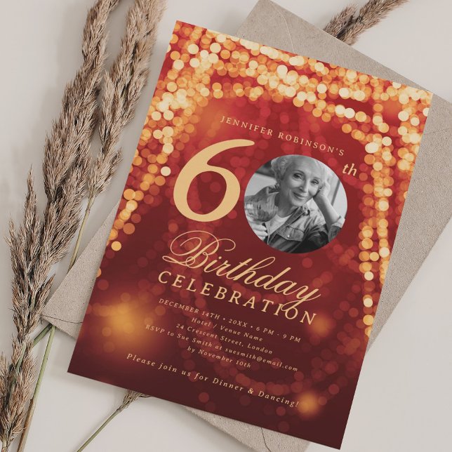Invitation Élégante photo 60e anniversaire Red Gold Glam Lumi (Elegant Photo 60th Birthday Red Gold Glam Lights Invitation)