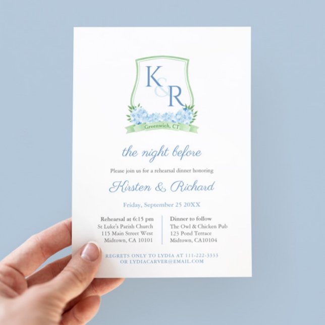 Invitation Élégante répétition Mariage de la crête florale (Watercolor Green And Blue Monogram Crest Wedding Rehearsal Dinner invitation mockup)