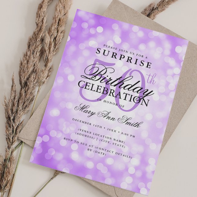 Invitation Élégante SURPRISE 50e anniversaire Lumières violet (Elegant SURPRISE 50th Birthday Purple Lights Invitation)