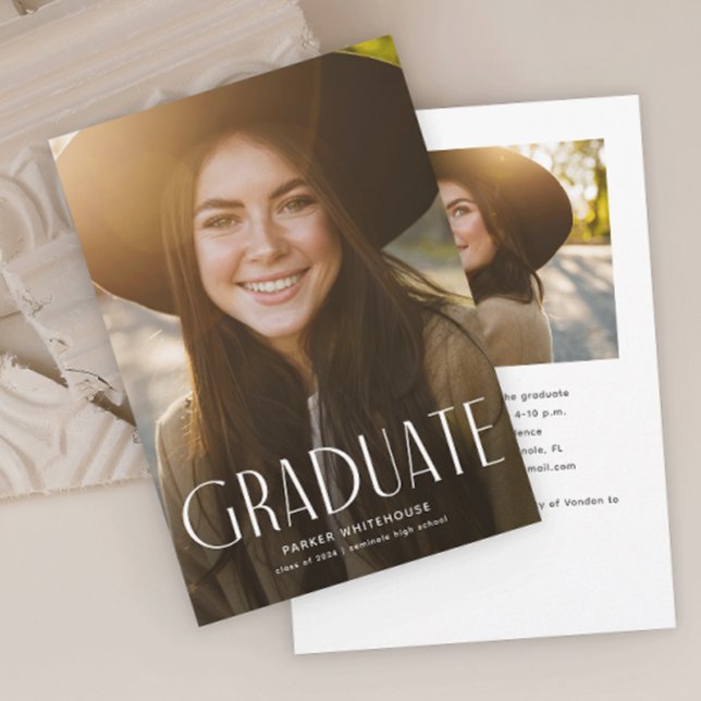 Invitation Élégante Typographie de fin d'études (Elegant Typography Photo Graduation Invitation Announcement.)