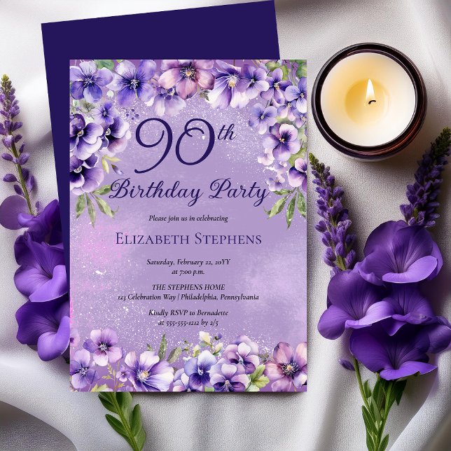 Invitation Élégante Violette violette Florale 90ème anniversa (Elegant Purple Violets Floral 90th Birthday Party Invitation)