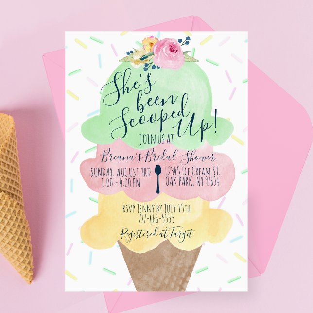 Invitation Elle a été ramassée dans la Fête des mariées de gl (Watercolor She's Been Scooped Up Bridal Shower Invitations in Green, Pink and Yellow)