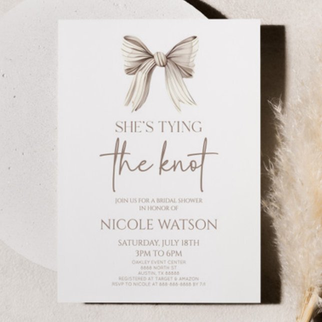 Invitation Elle est en train de nouer la Fête des mariées de  (Créateur téléchargé)