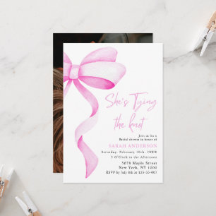 Invitation Elle est Tying the Knot Fête des mariées arc rose