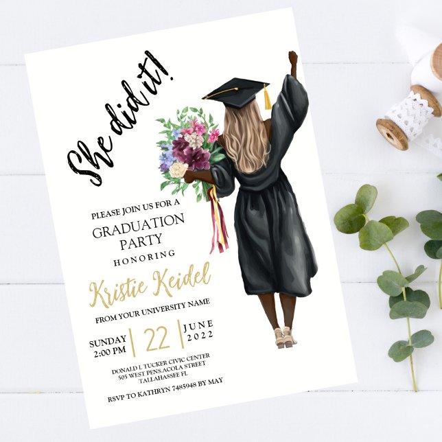 Invitation Elle l'a fait Graduation Party (Créateur téléchargé)
