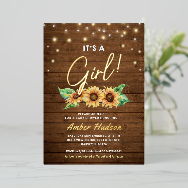 Invitation En Aluminium C'est une fille tournesol Rustique Baby shower d'a (Debout devant)
