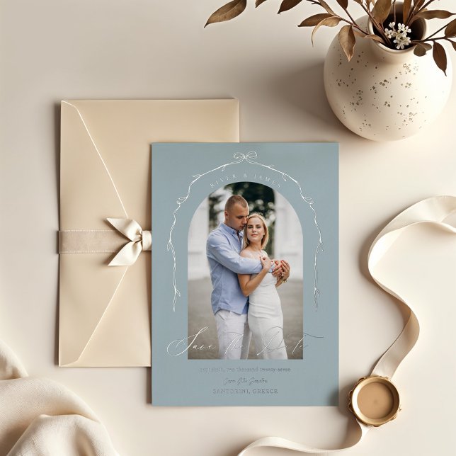 Invitation En Aluminium Élégant Bleu Main Tirée Bow Ruban Enregistrer La D (Elegant Blue Hand Drawn Bow Ribbon Save The Date Foil Invitation)